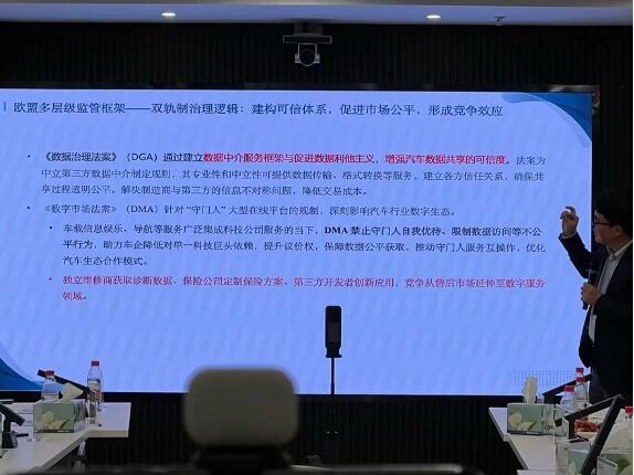 1873fa02262344e30c97ad915e869e96